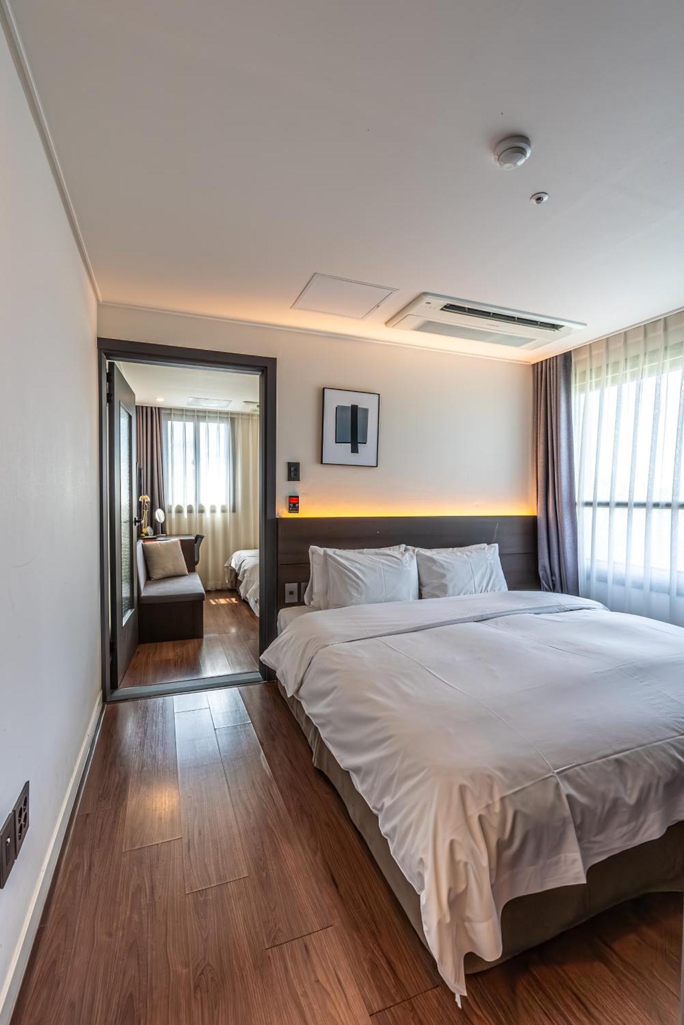 Hotel The Grang Jungmun Seogwipo-stad Buitenkant foto