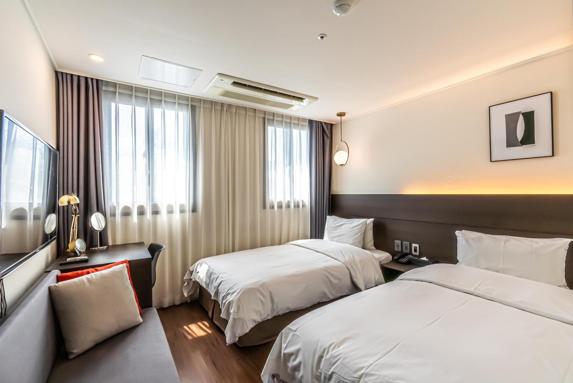 Hotel The Grang Jungmun Seogwipo-stad Buitenkant foto